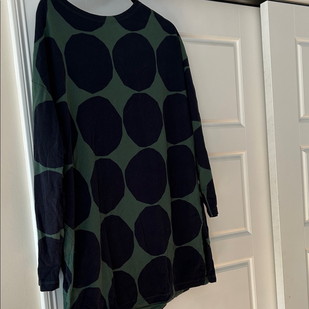 Green and Black Polka Dot Long Sleeve Top - Picture 2 of 3